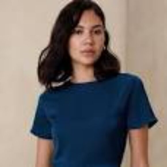 NWT BR Essential T-Shirt - Size M - Picture 4 of 4